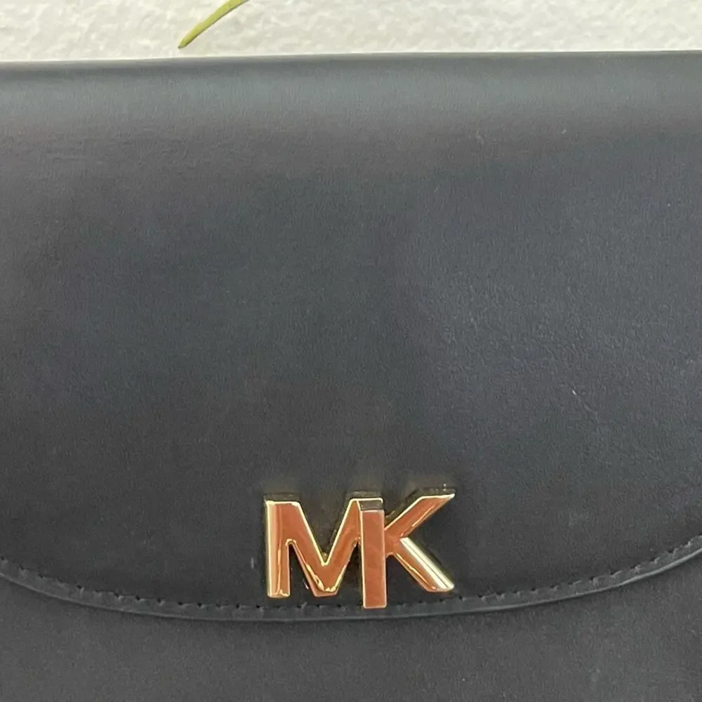 MICHAEL KORS - Black Fanny Pack Belt Bag Purse